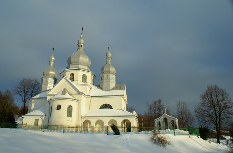 Kościół w Tarnawce zimą - Grzyb Arkadiusz